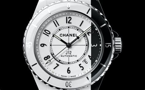 chanel j12 paradoxe.